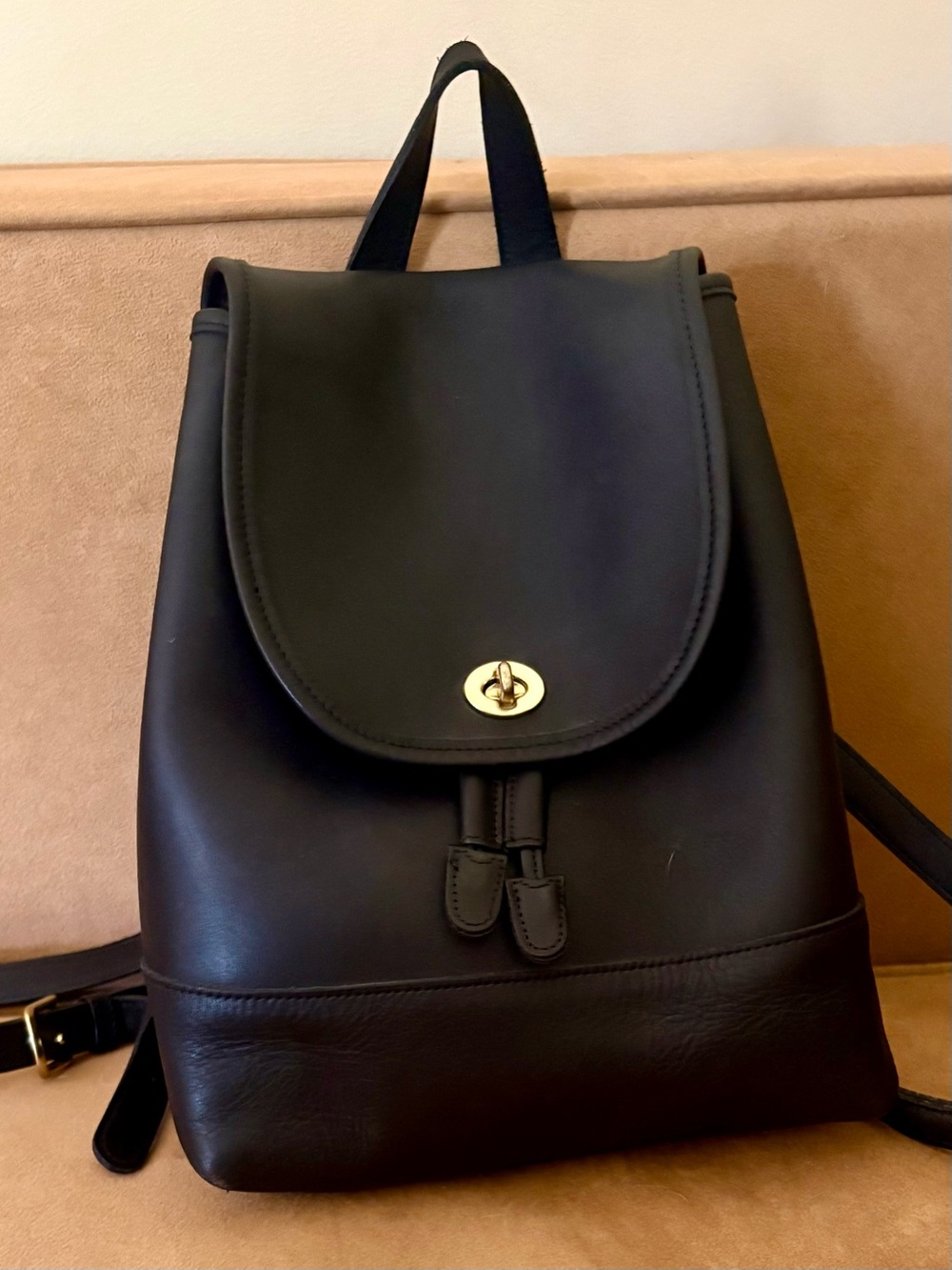Vintage coach Black Leather Backpack with Gold Turn-Lock